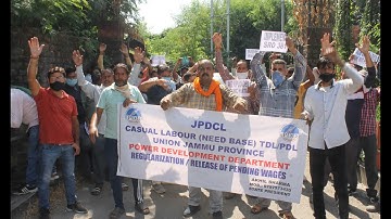Casual labourers of JPDCL protest for regularization, wages
