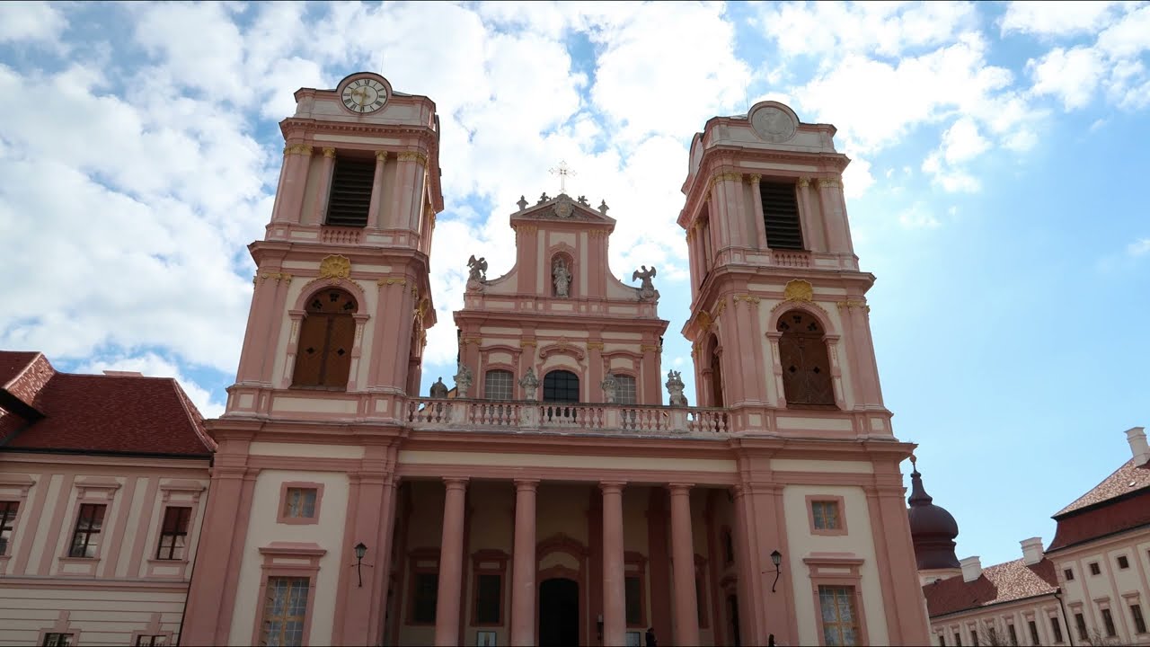 Göttweig (A-NÖ) Festgeläute der Stiftskirche Mariä Himmelfahrt