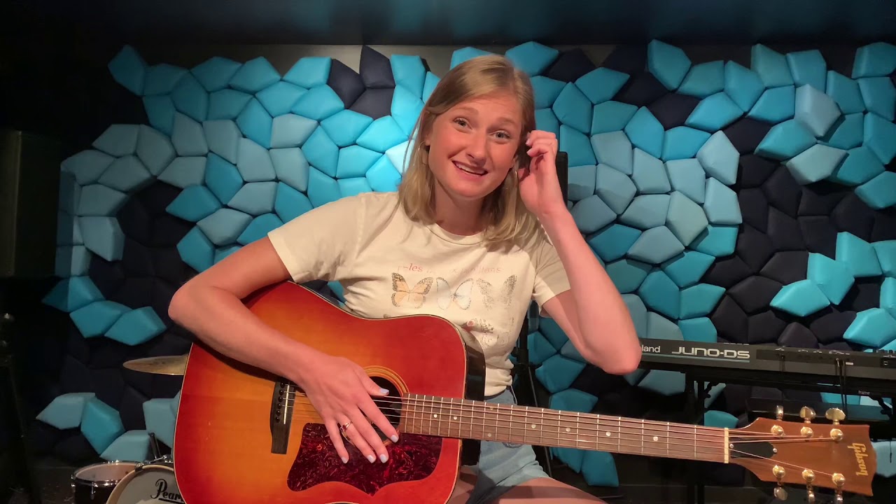 Beginner Guitar - 4 chords to play hundreds of songs