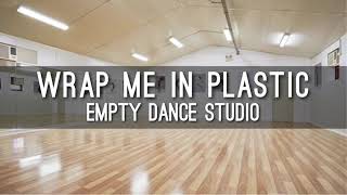 WRAP ME IN PLASTIC but you are in a empty dance studio | MOMOLAND Resimi