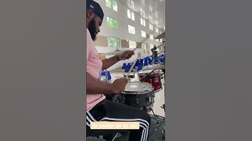 Thumbnail of Yo danzo en el río (Miel San Marcos) SOUNDCHECK🥁