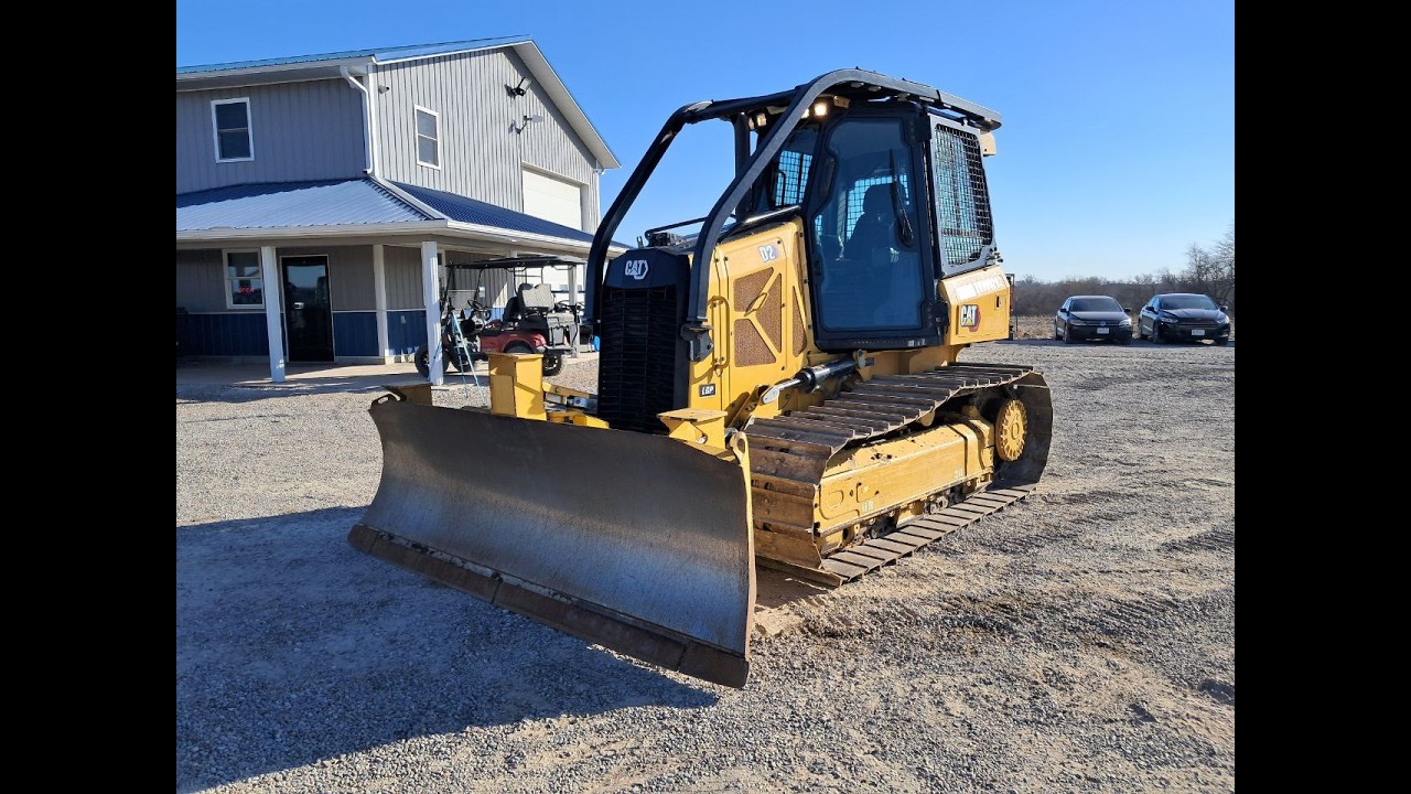2021 CATERPILLAR D2 LGP