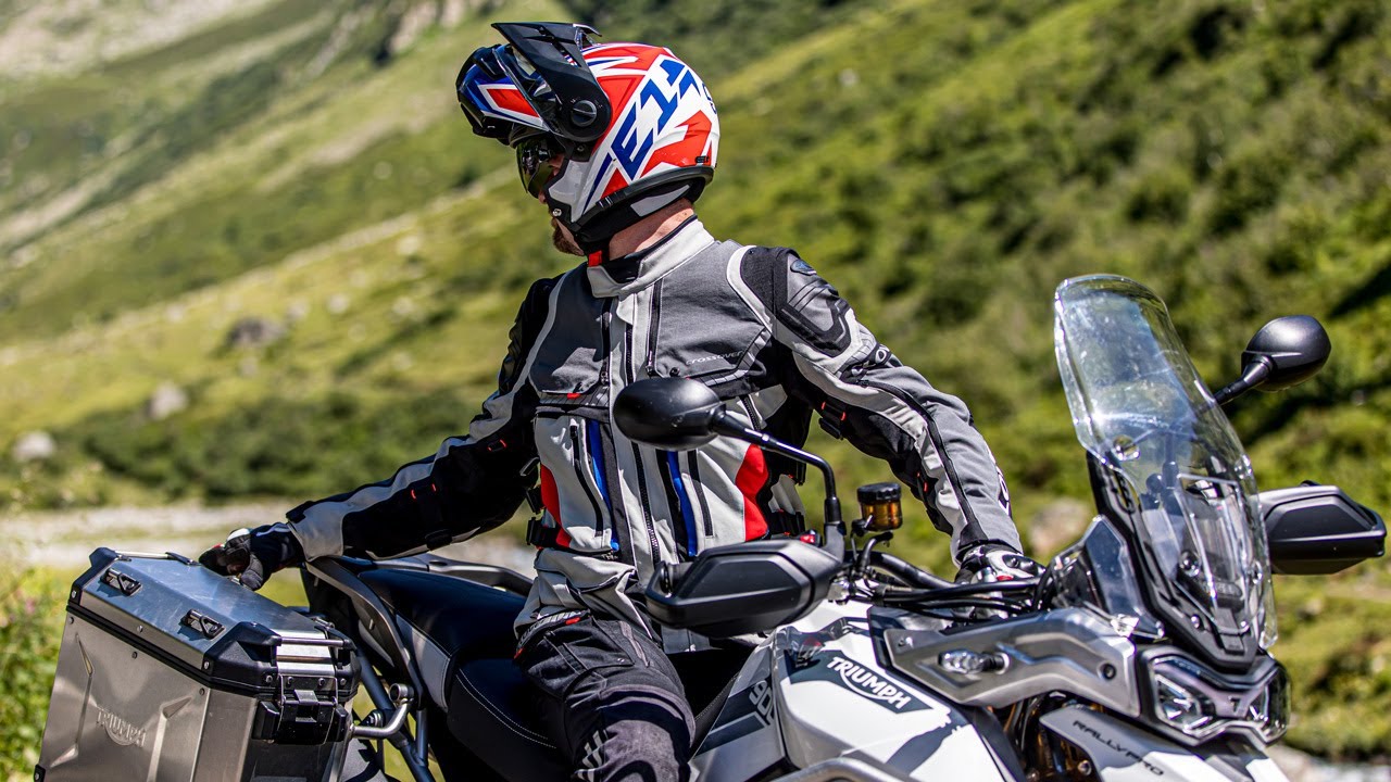 SCHUBERTH E1 felnyitható bukósisak kalandtúrára