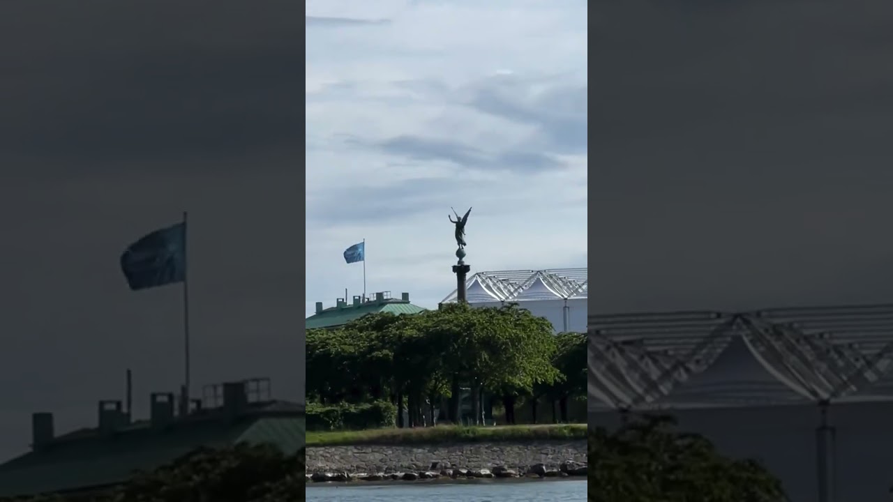 🚤 Discover the Beauty of Copenhagen! 🇩🇰 Join me on a stunning canal tour🌊✨