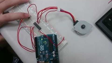 開關控制步進馬達正反轉