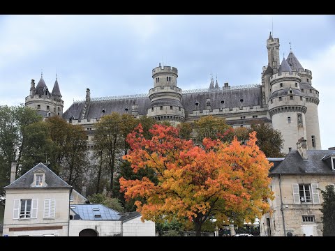 Франция. Замок Пьерфон под Парижем (субтитры, первая кнопка справа).