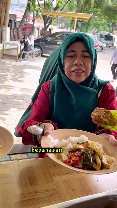 I thought his mother didn't want vermicelli #freemeal #jummamubarak