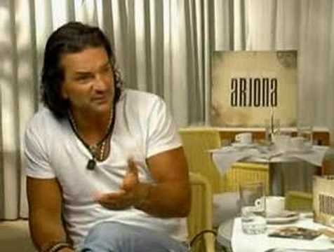 La hijos de Ricardo Arjona [Paula]