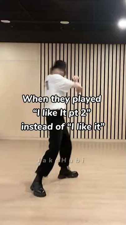 ENHYPEN dance jam live (when they played ‘I like It pt 2’)