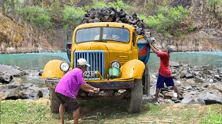 Loading Tons of Rock Into 70 year old Rusted Soviet Truck