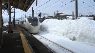 しらさぎ塗装になった681系特急はくたか6号　六日町駅通過