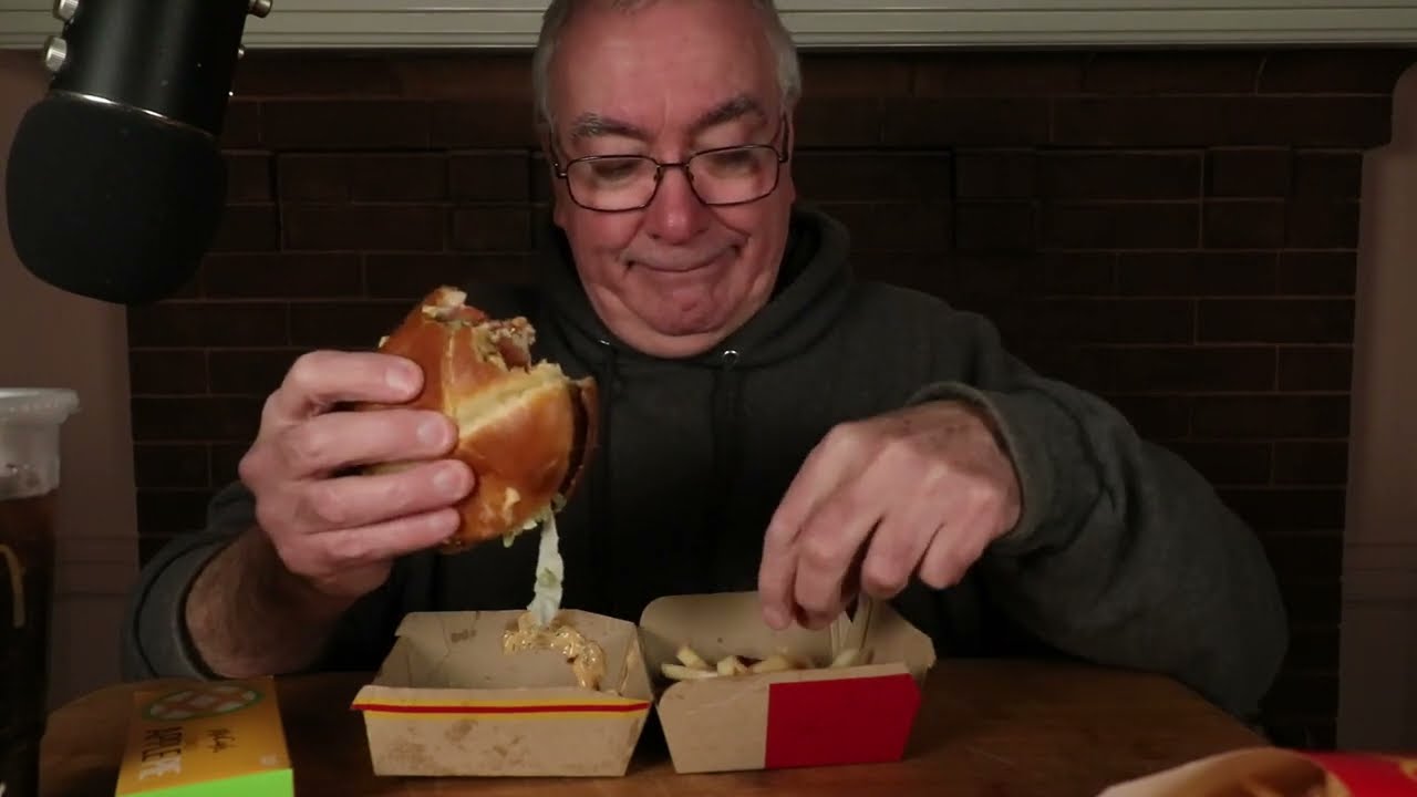 ASMR Late Night McDonald's Bacon Cajun Ranch Deluxe McCrispy Sandwich Whispering