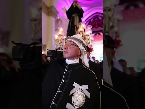 Addolorata nella notte, di Taranto Decaro tra i fedeli: “Un onore condividere questo rito”