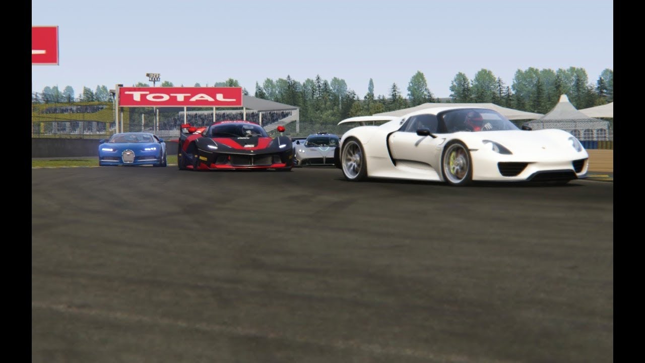 Battle Ferrari FXX-K vs Supercars at Circuit de La Sarthe