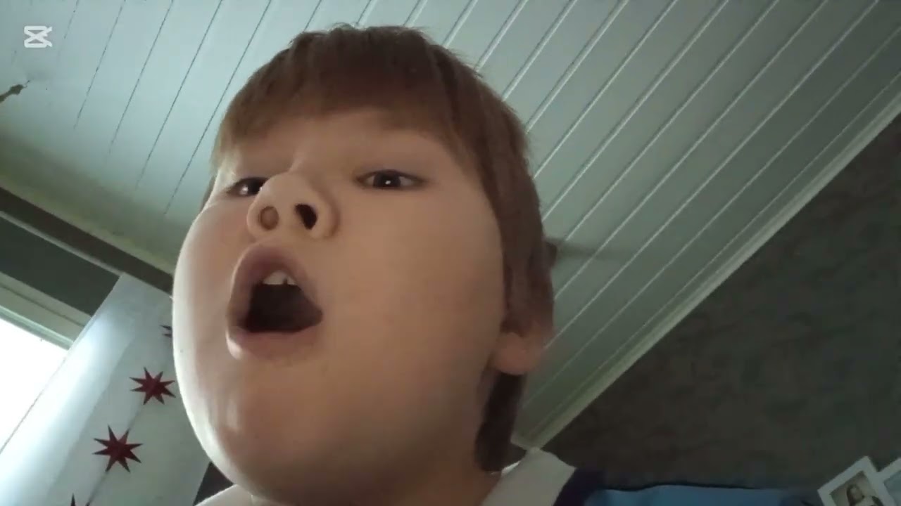 Poliisia ja rosvoa (*jäätävää huutoa*)