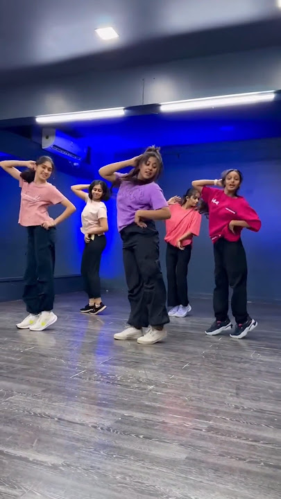 Meri Chunar Udd Udd Jaye #Dance #FalguniPathak