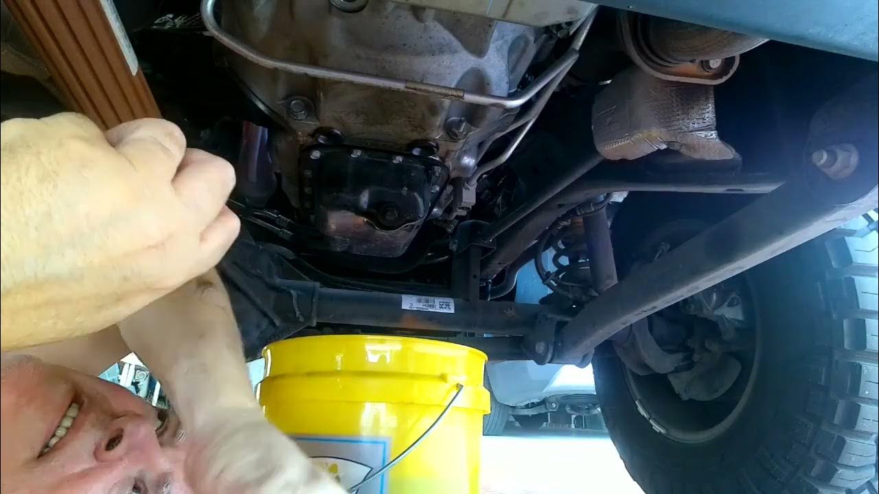 DIY Jeep JK Oil & Filter Change - YouTube