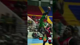 Un Dunkeo Con Poder.