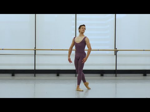 Emboîté | Ballet West Glossary