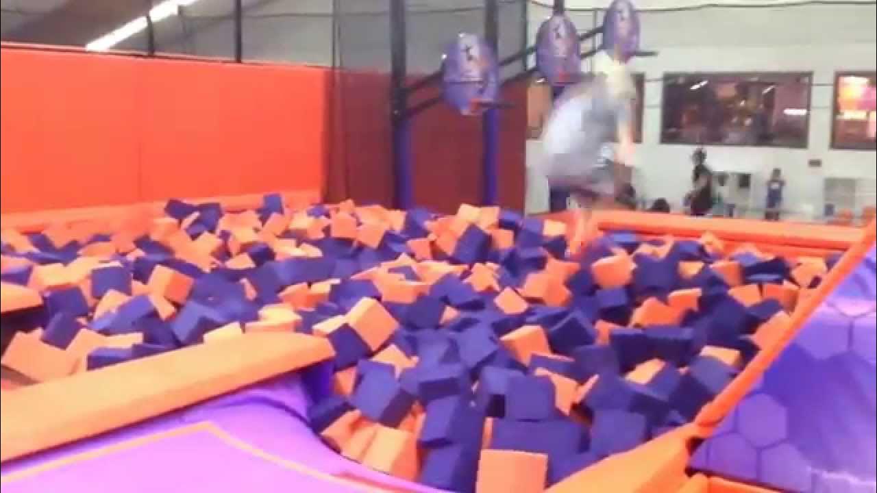 Jump House in Hamburg) YouTube