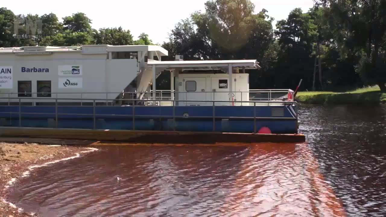 Kalkschiff nimmt Arbeit auf im Schlabendorfer See