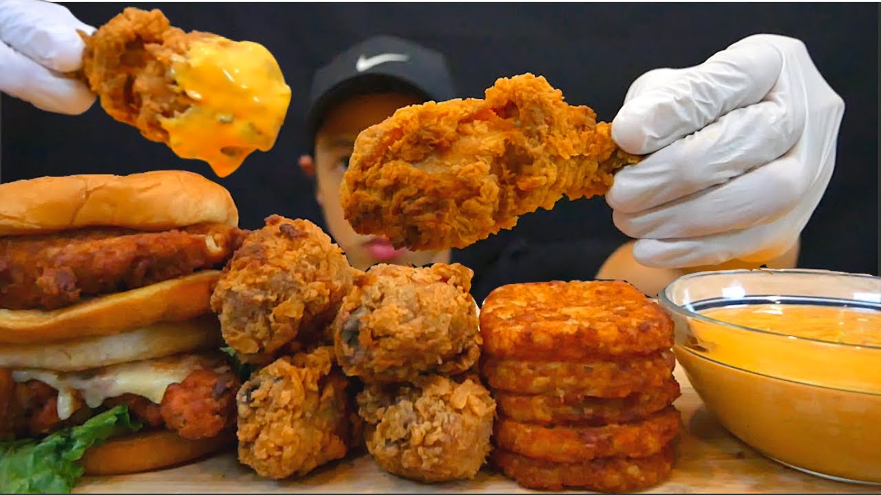 Popeyes Fried Chicken Chick-fil-A Chicken Sandwiches And Hashbrowns With Cheese Mukbang ASMR