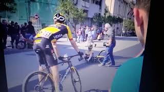 SAM OOMEN 🇳🇱 ( JUMBO-VISMA ) INCREDIBLE SPECTATOR MISTAKE 🚲 GIRO 2022 STAGE 5 🇮🇹