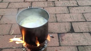 ソロストーブ（solo stove）でラーメン