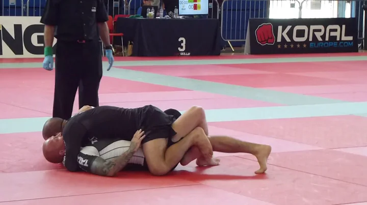 Chico Mendes vs John Scott Pickering - IBJJF Briti...