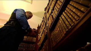 Eamonn De Búrca and Daniel Fleming discussing the Bedell bible printed in 1685 on TG4