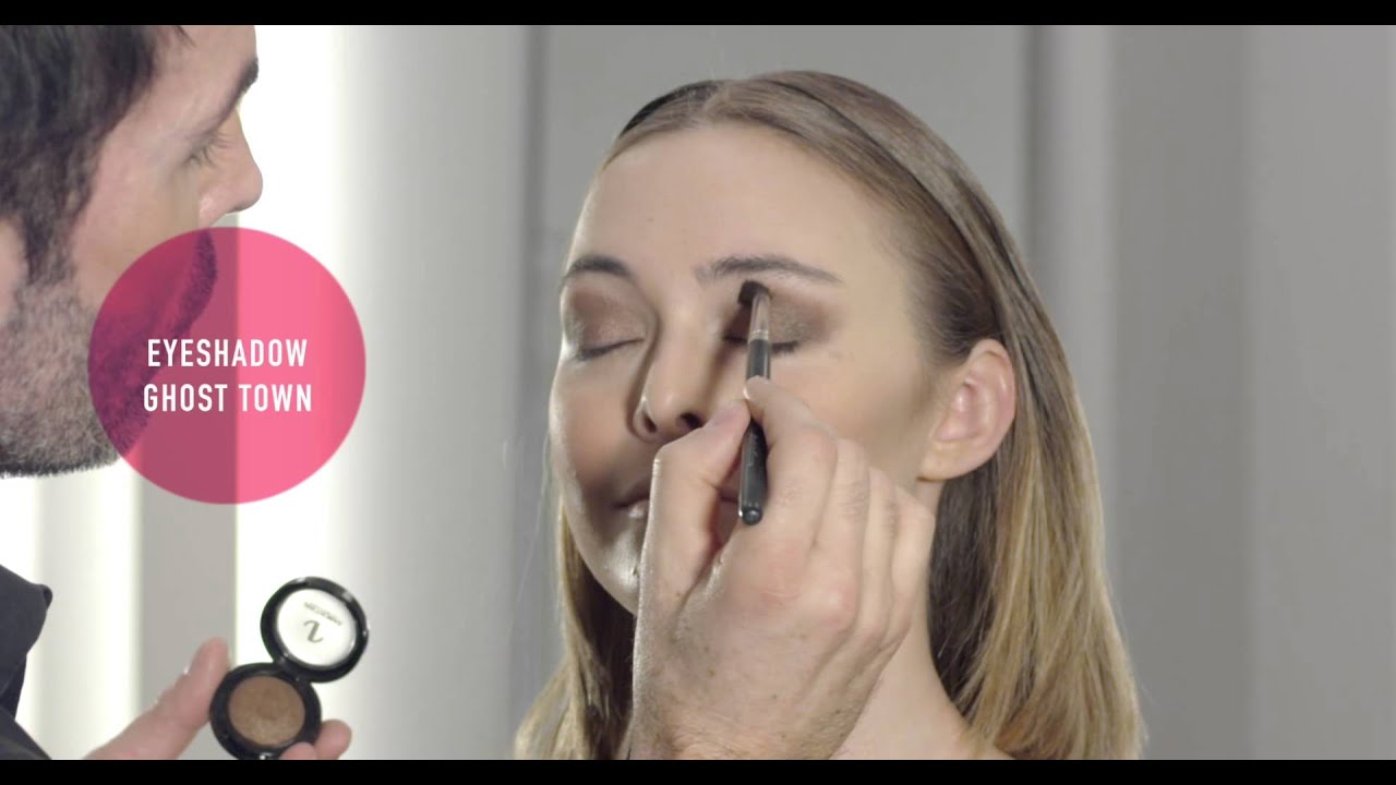 Jan Thomas "How to: The Perfect Eye Makeup"