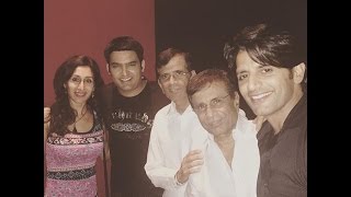 Karamvir Bohra With Friends And Family - Toi