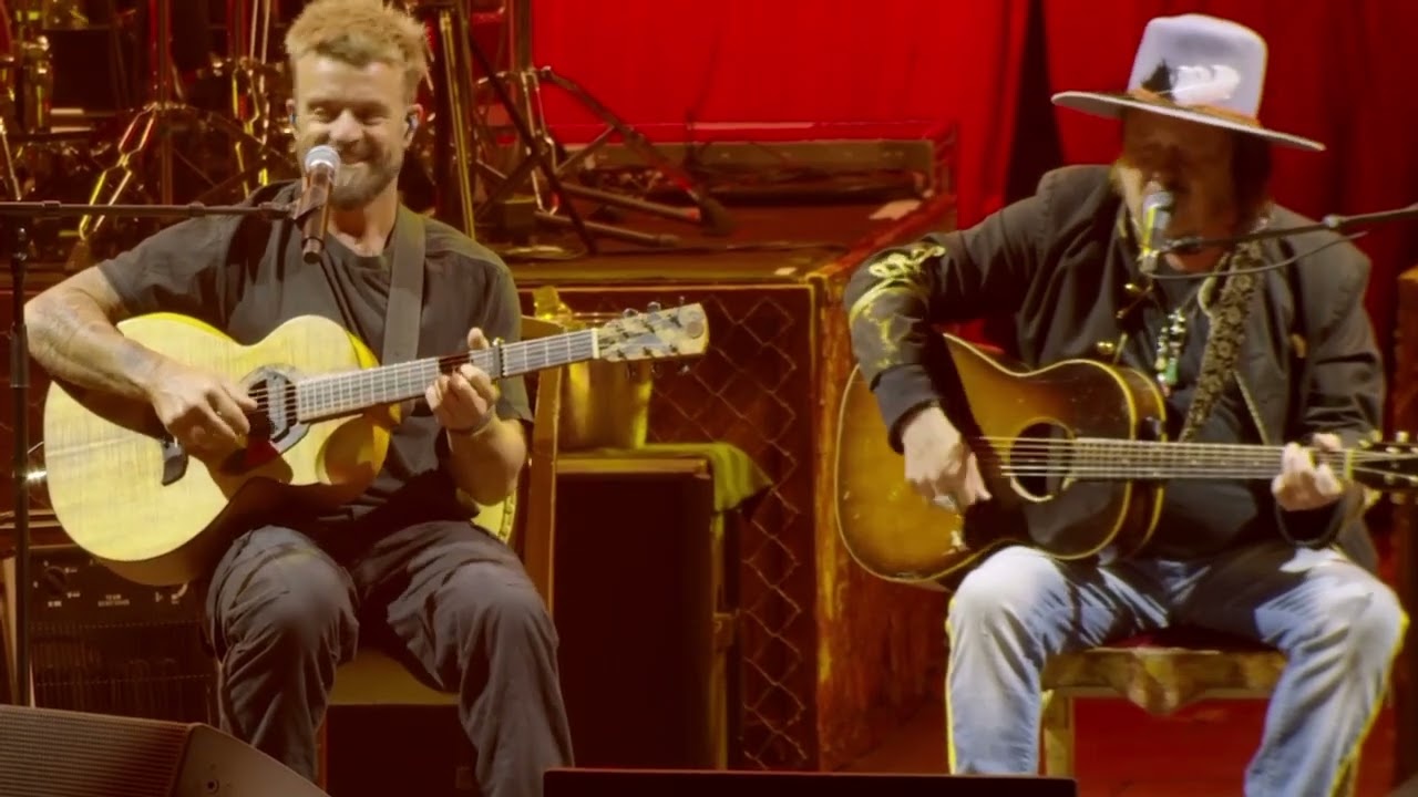 Xavier Rudd performs "Follow the Sun" with Zucchero in Verona, Italy - Sept 2025