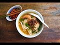 Kai Si Hor Fun (Flat-Rice Noodles Soup With Chicken And Prawn)