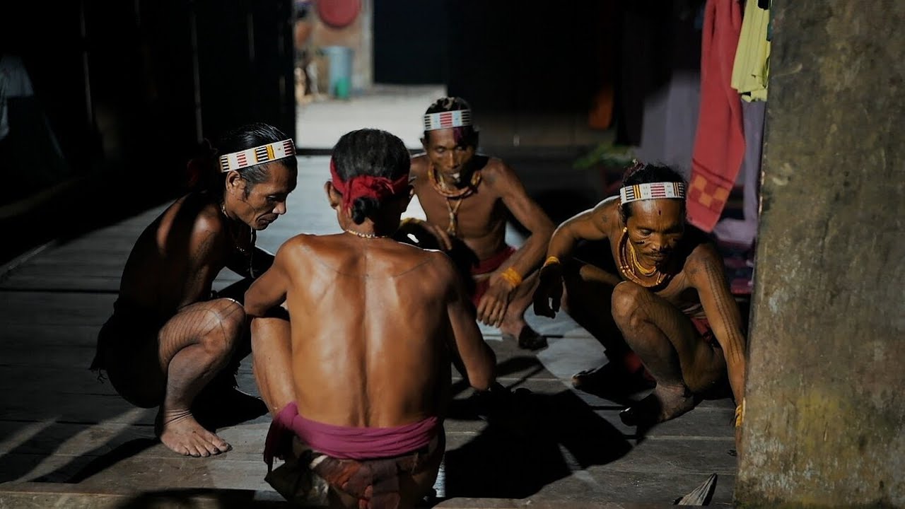 Starkus įsiliejo į Mentawai genties kasdienybę: būti šamanu čia labai apsimoka | 2025-12-03