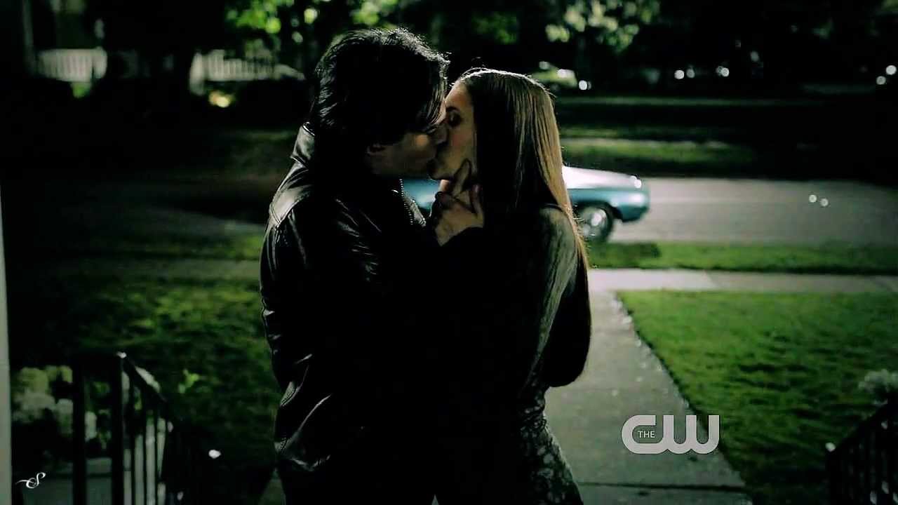 In Che Stagione Damon E Elena Si Baciano