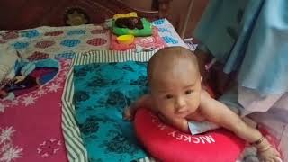 Pijat bayi usia 8 bulan Pijat bayi usia 8 bulan