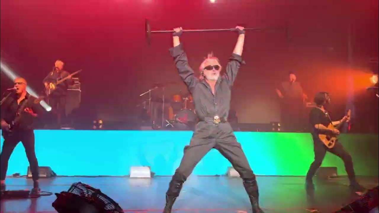 Фестиваль download 2022. Сердце рок. Сцена фестиваль. Фестиваль горбушка. Горбушка москва рынок 90е.