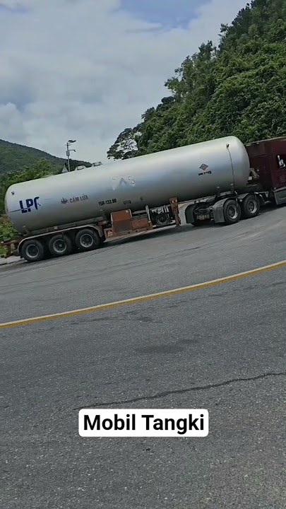 Mobil Truk Tangki Mundur Di Tanjakan Tinggi#shorts #short #viralvideos #trending #heriadi #truk#bus