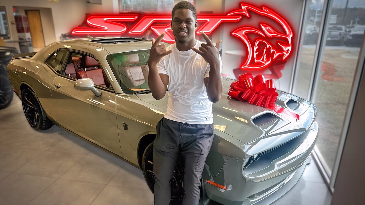 ПОКУПАЮ МАШИНУ МОЕЙ МЕЧТЫ - ШИРОКОФУЗОВЫЙ HELLCAT!