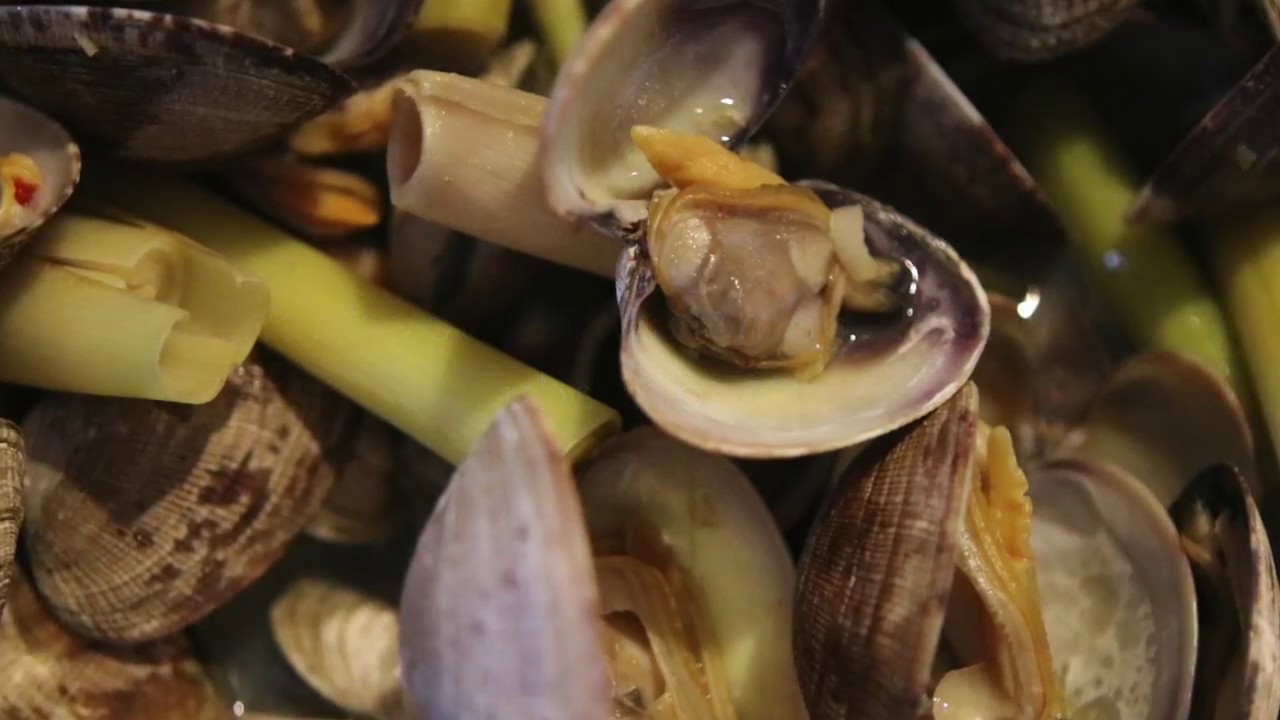 Con Ngheu Hap Xa Vietnamese Clams in Lemongrass Broth YouTube
