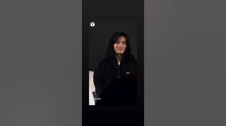 BTS V hug a girl that way...😮😳unexpected hug😭😭she is so lucky girl 🥺 I want free  hug 🤗 #btsvshorts