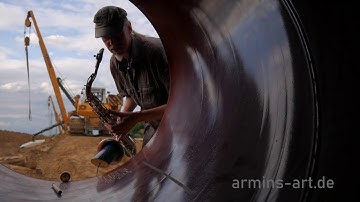 Shaking tube in a tube - Saxophon with crazy echo in a pipeline - Armin Küpper