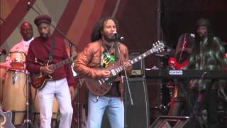 Video thumbnail of "Ziggy Marley -War/No more trouble - live in SoWeTo"