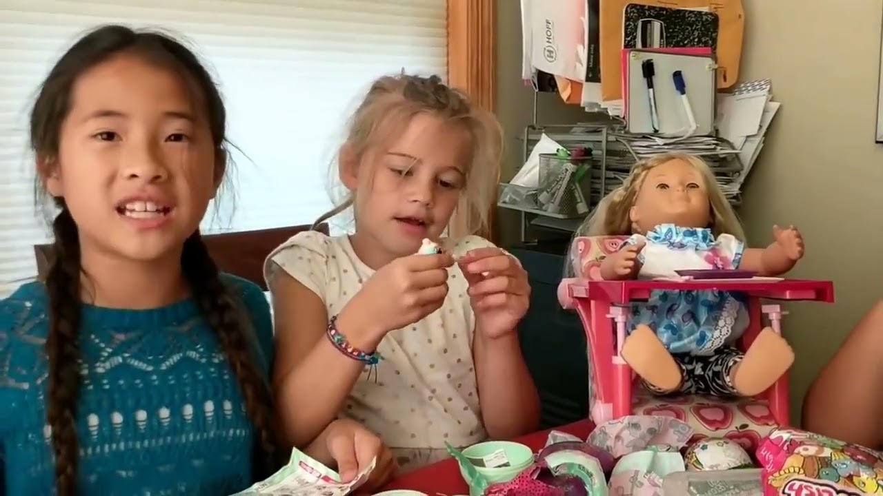 NEW! LOL surprise SERIES 2 WAVE 2 lil sisters! Will we find a gold ball!