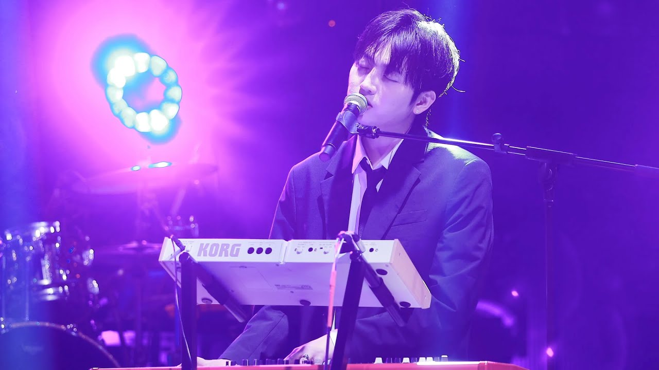 230617 off The Menu Sunshine Silhouette  230617-off-the-menu-sunshine-silhouette