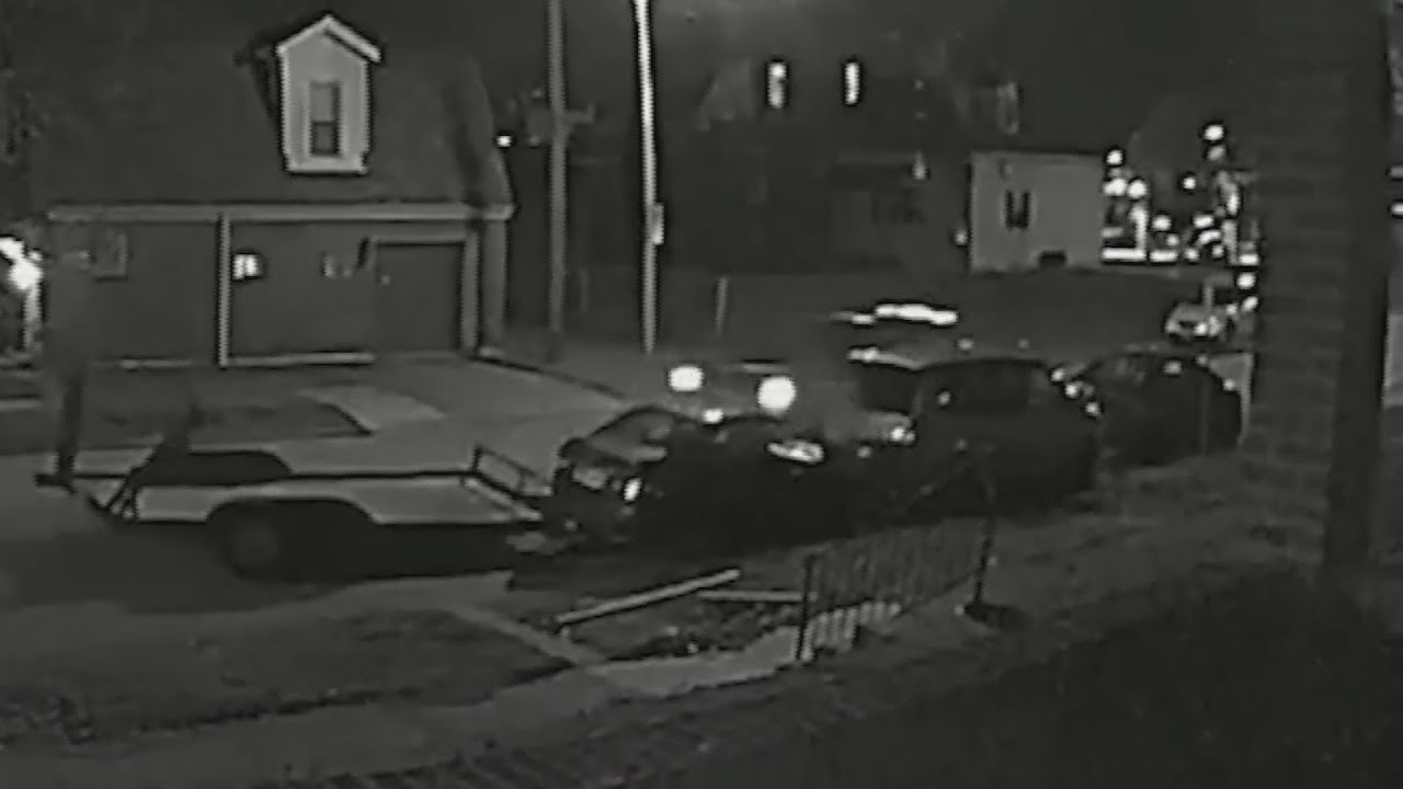 Video: Truck crashes trailer into cars in south St. Louis - YouTube