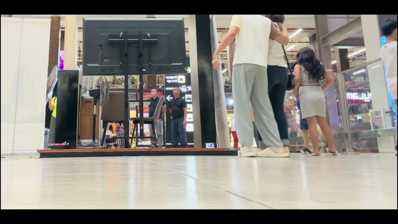 Christmas gift: this lovely little girl in flats 😍🤤