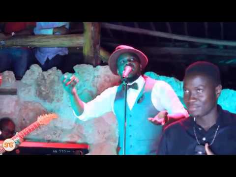 Fid Q Akitumbuiza Live Na Bendi Yake Wimbo Kemosabe