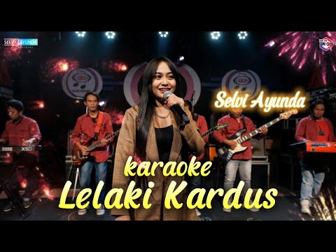 Lelaki kardus dance